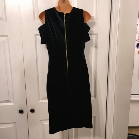 Calvin Klein Velvet Green Cold Shoulder Dress Sz 6 - Picture 4 of 7